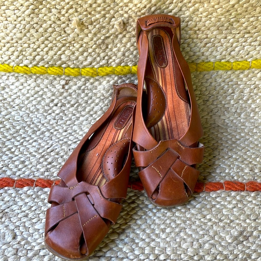 Born womens flats size 7